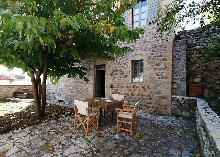 The Doctor's Mansion - Arkadia Villa